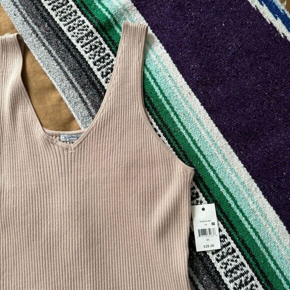 Ophelia Roe Tan Ribbed V Neck Tank NWT - Picture 2 of 6
